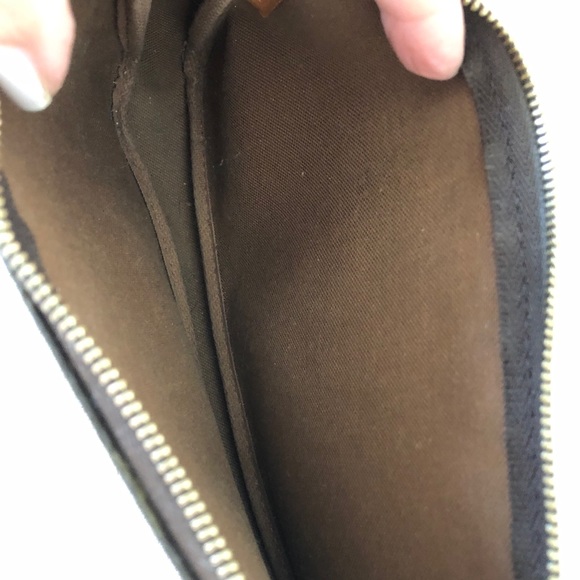 Louis Vuitton Monogram Pochette Accessories - Picture 4 of 10